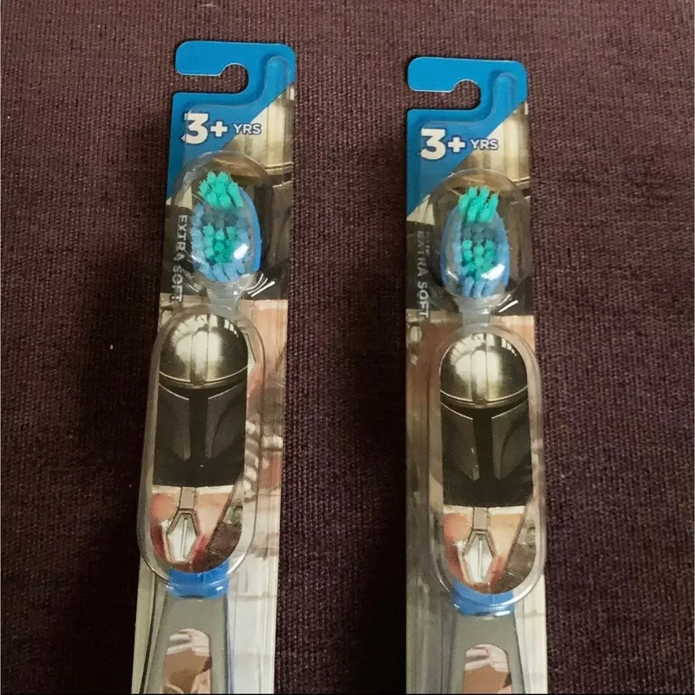 2 oral B Star‎ Wars baby Yoda Mandalorian  special edition toothbrushes